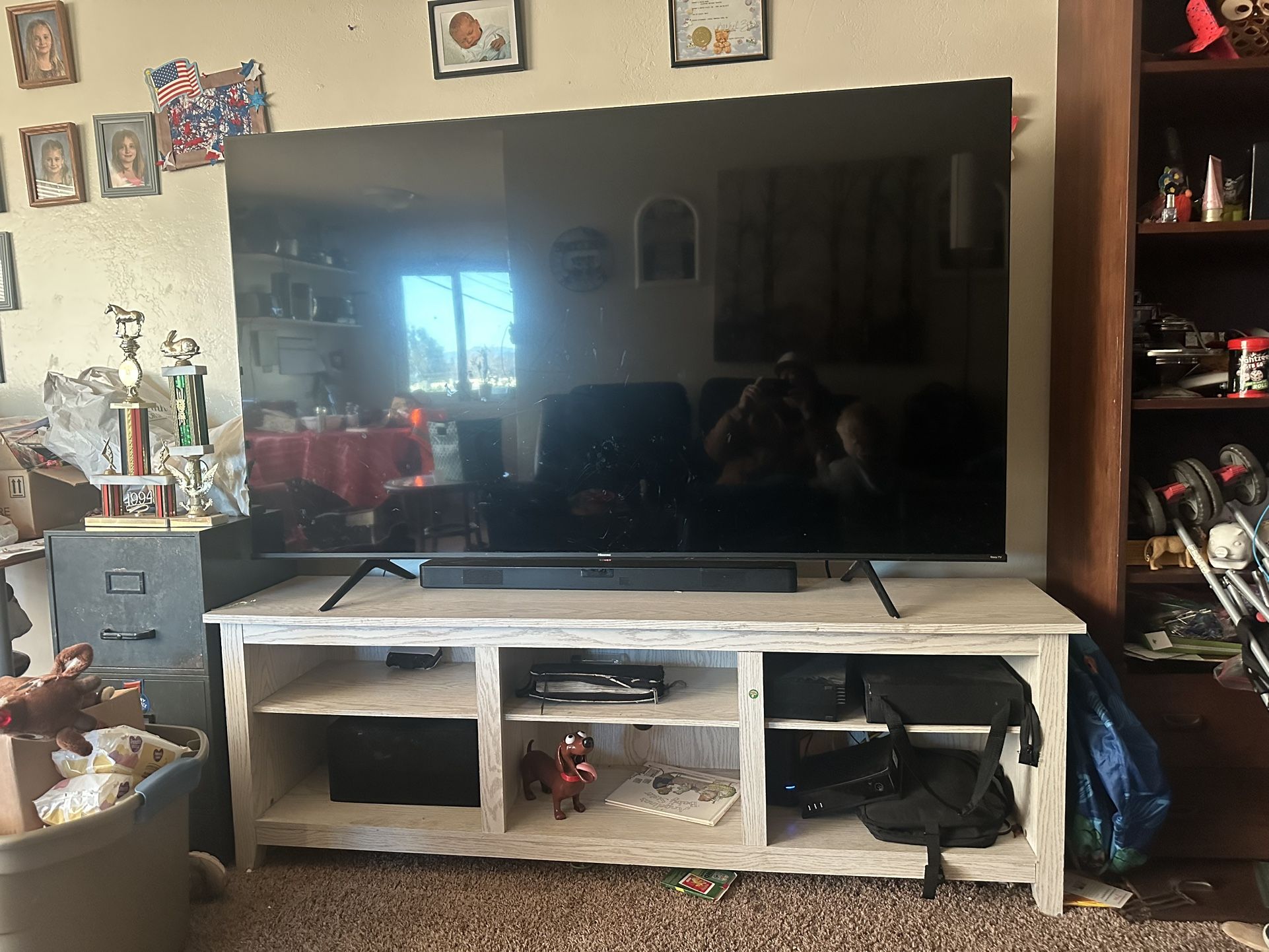 75 inch tv hisense tv smart tv with roku plus stand and soundbar