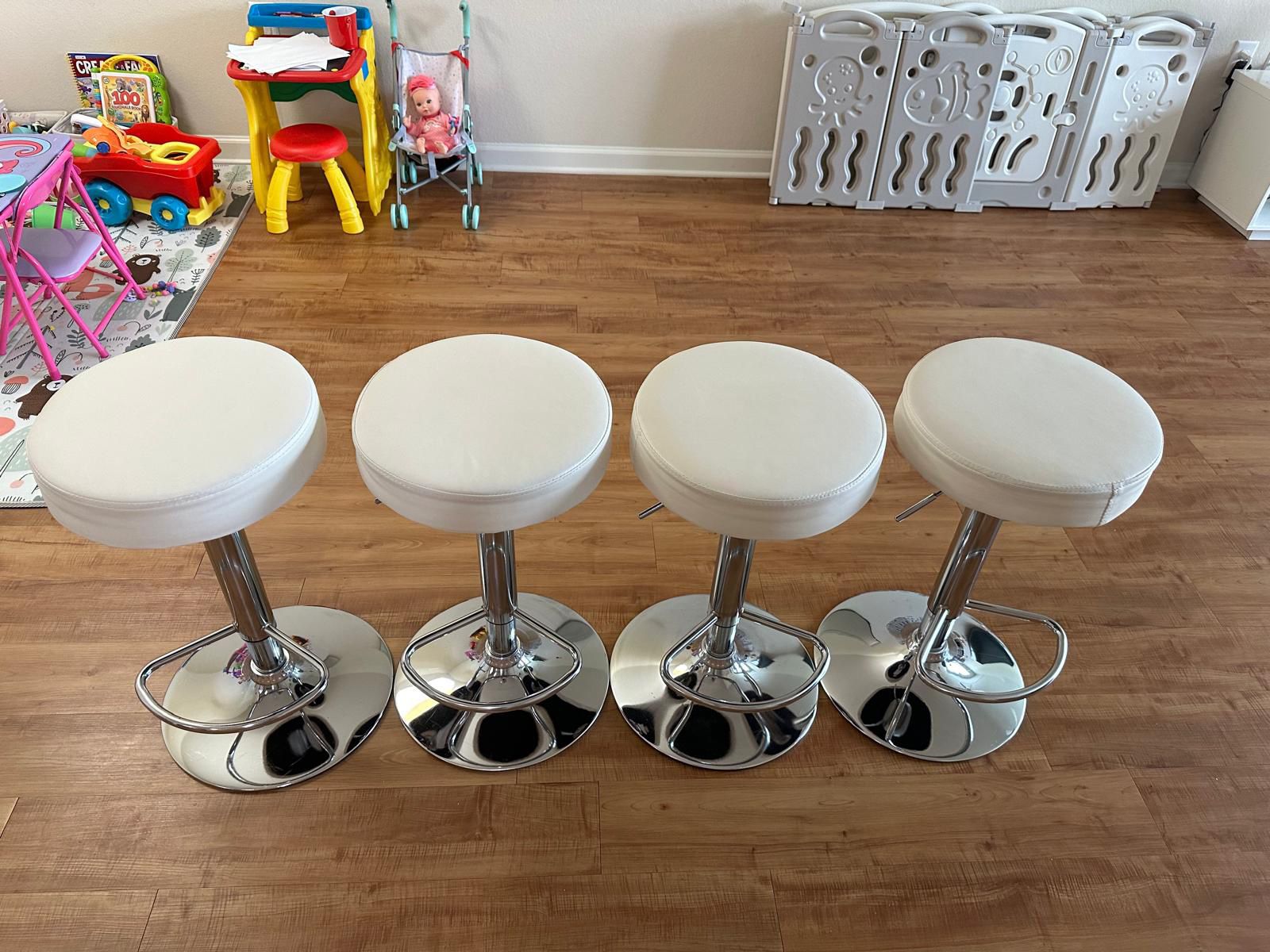 4 Barstools Set for sale 