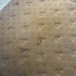 FREE KING SIZE MATTRESS