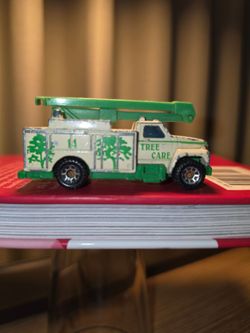 Matchbox 1989 Tree Care Utility Truck 1/64 die-cast 1981