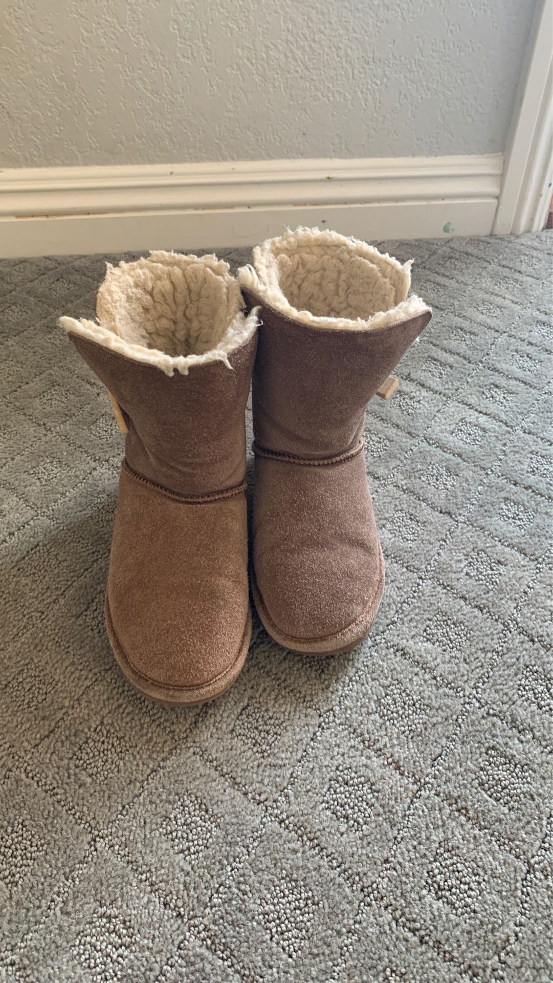 Bear claw boots