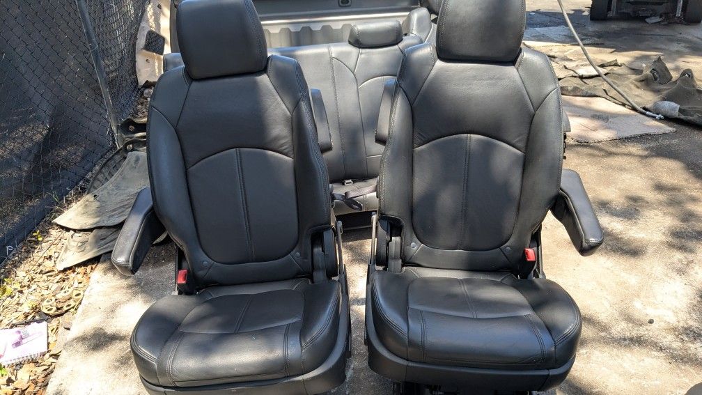 2011 GMC ACADIA 2ND ROW SEATS