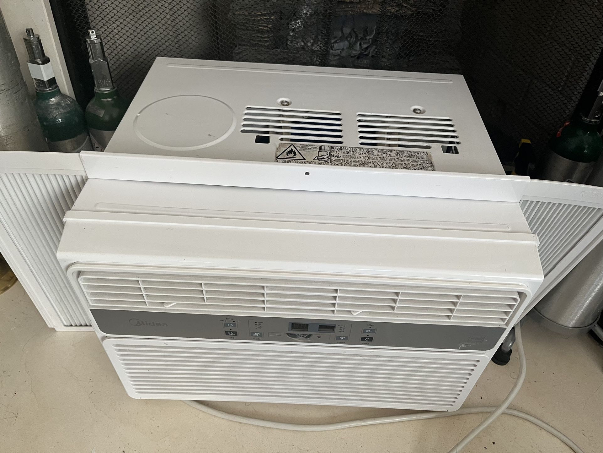 Air Conditioner - Great Condition! Price Negotiable