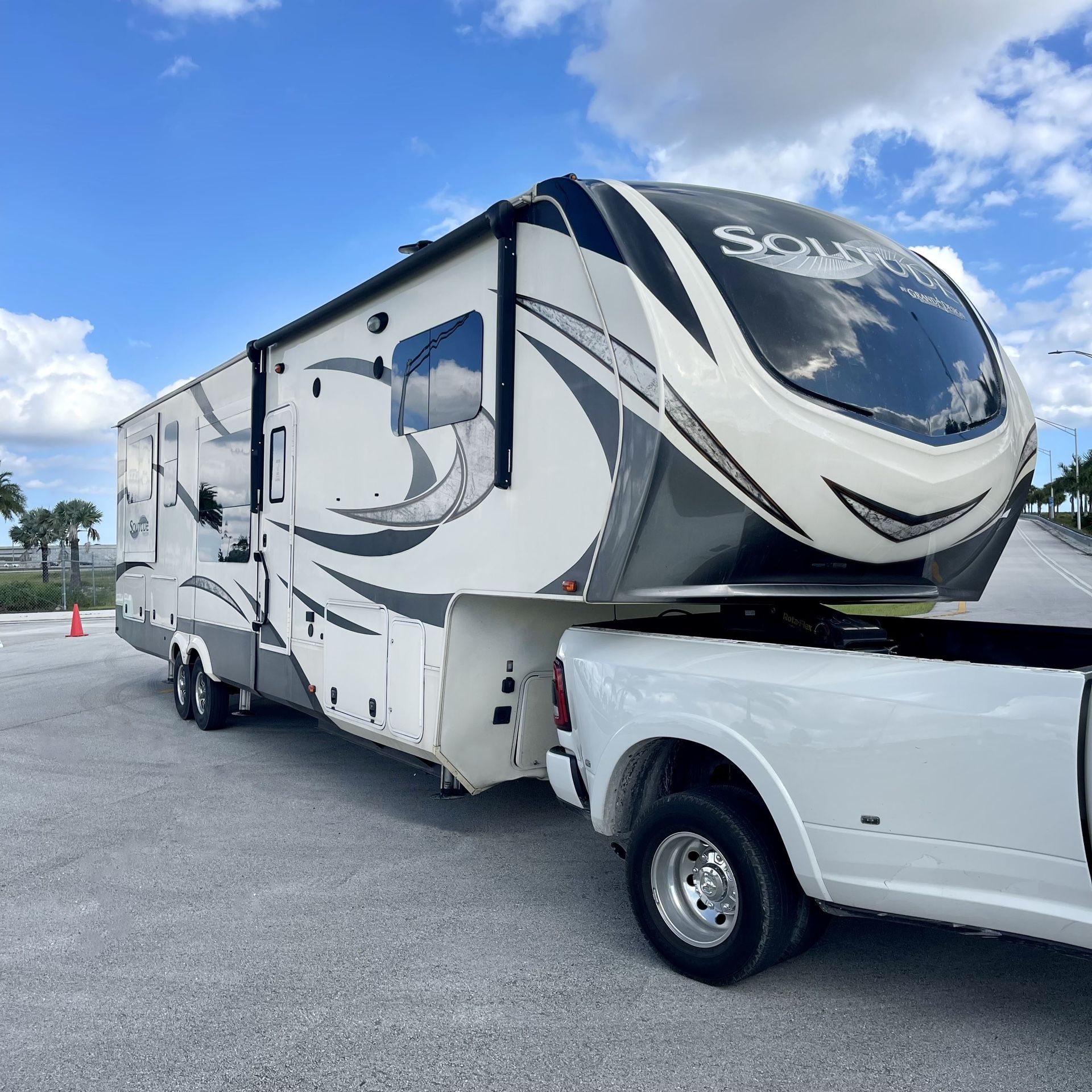 2019 Grand Design Solitude Rv Fifth Wheel Travel Trailer