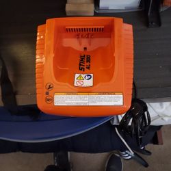 STIHL AL 300 CHARGER
