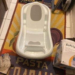 Baby Tub Price 5$ Pick Up. E. Side. Tacoma 