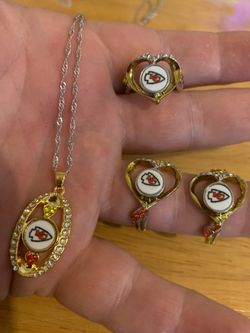 New 4 piece chiefs set