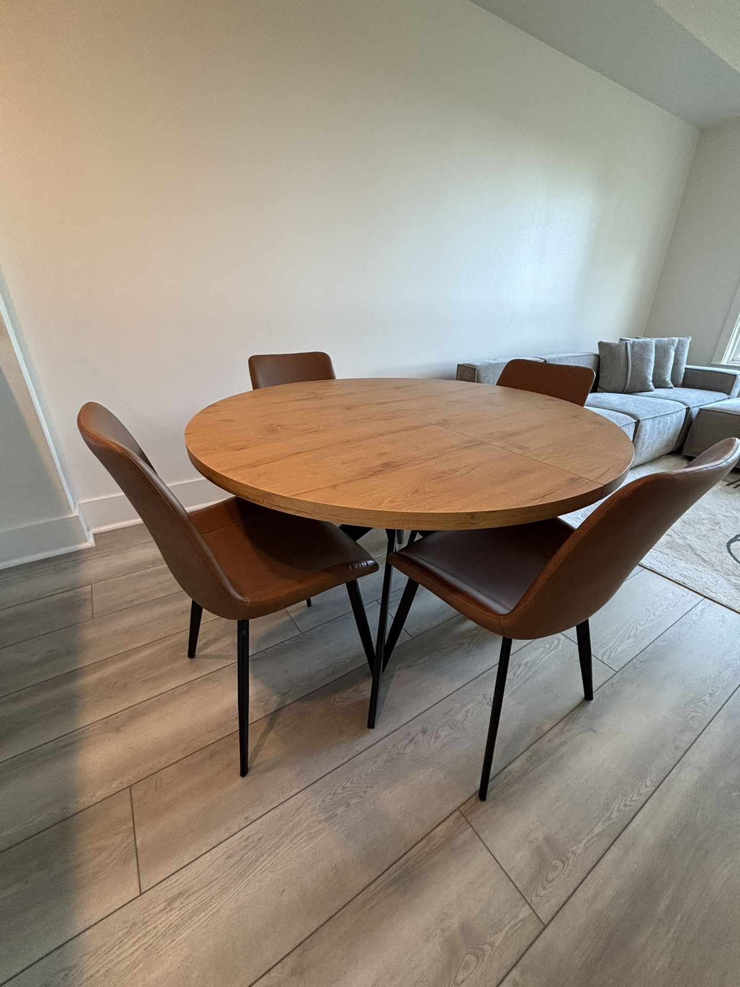 Beautiful Dining Table And Chairs