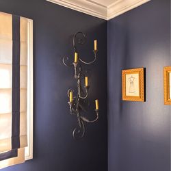 Wall sconce