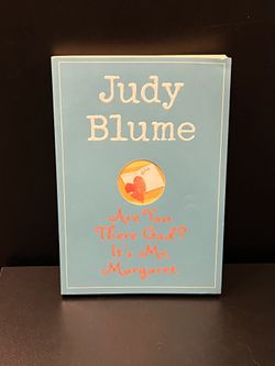 Are You There God? It's Me Margaret JUDY BLUME Paperback BOOK with Keyhole Cover