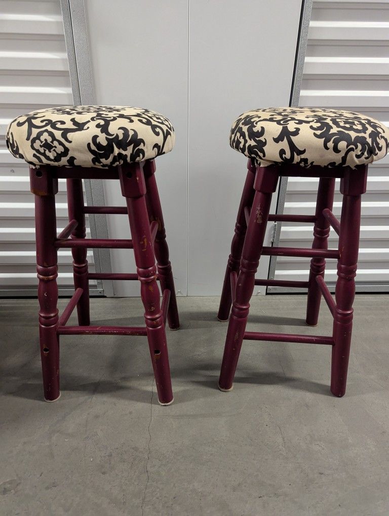 2 Stools