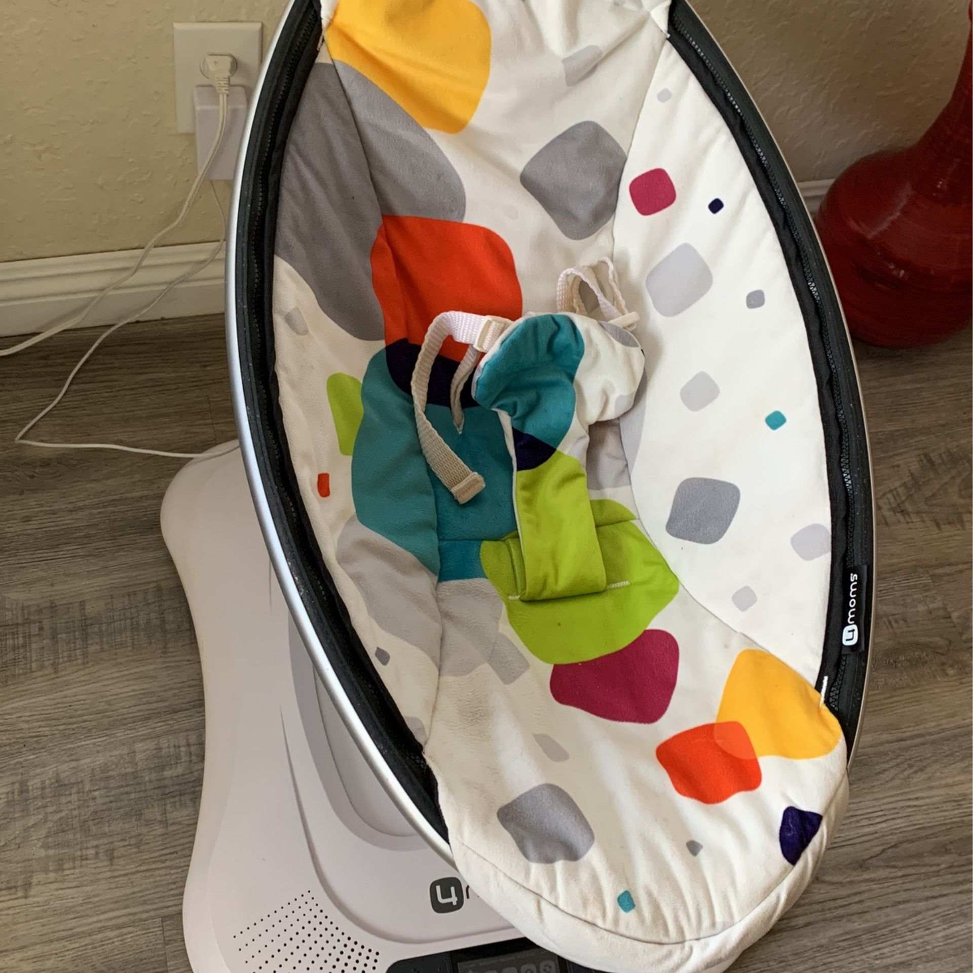 4moms Momaroo Rocker/swing 