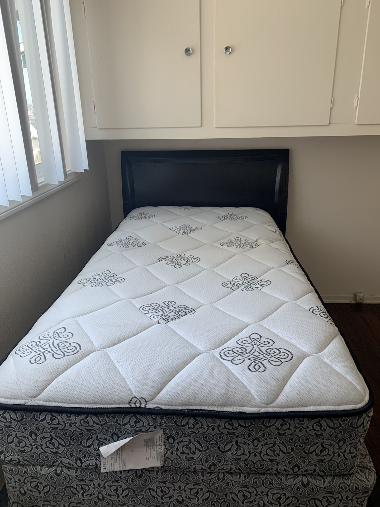 Twin bed with mattress