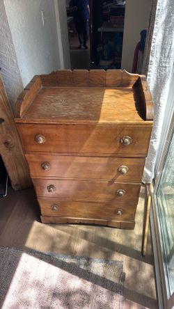 Dresser
