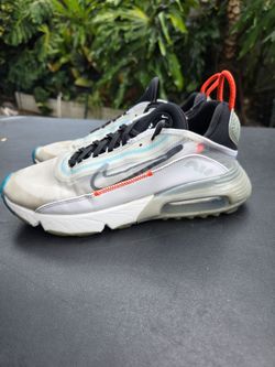 NIKE TENNIS SHOES