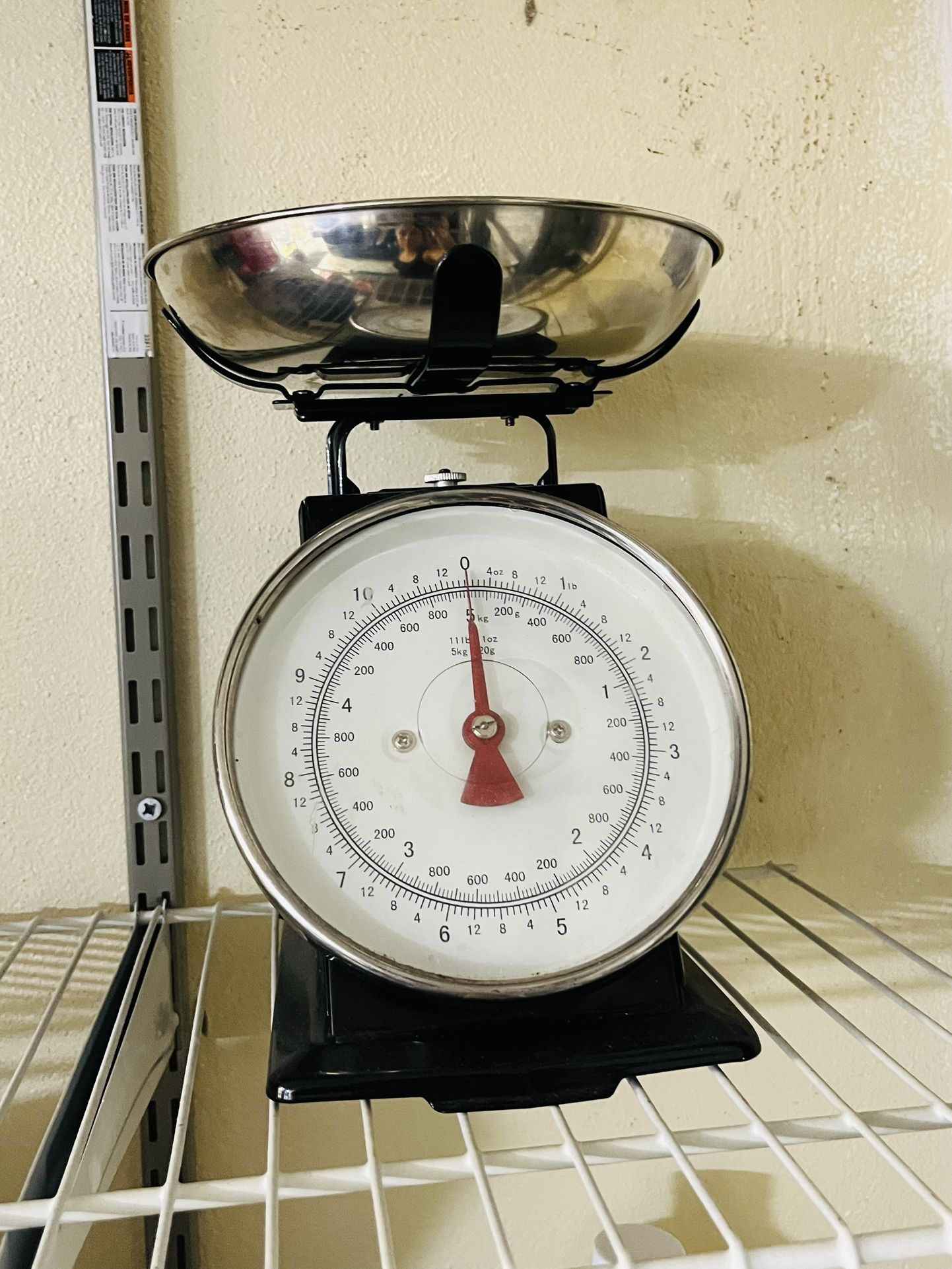kitchen scale, 
