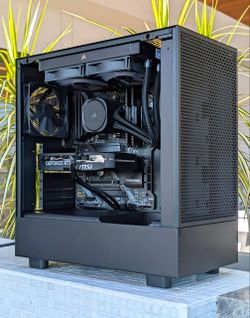 BLACK Performance - RTX 5060 Ti ~ Ryzen 7 5800XT ~ 32GB ~ 1TB