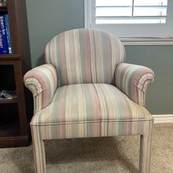 A Pair Of Sofa Furniture 