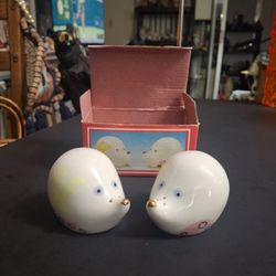 Vintage Salt & Pepper Shakers Whimsical Cute Hedgehogs W/Pastel Colors & Gold Nose - Mint Condition Original Box