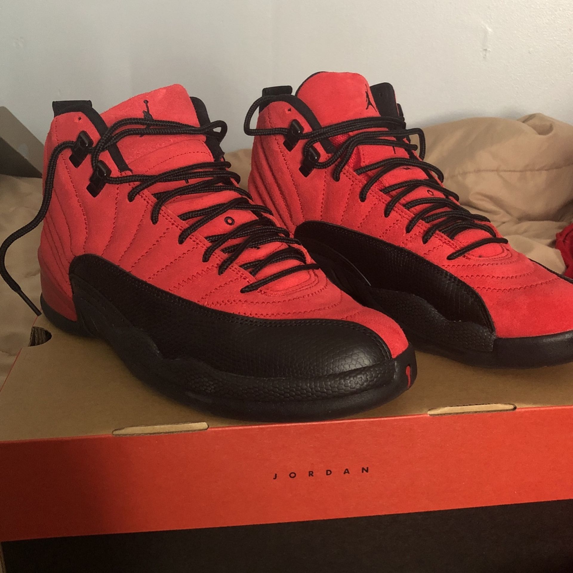 Air jordan 12 Retro 'Reverse Flu Game'