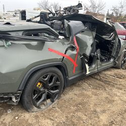2022 Rivian R1t For Parts Only