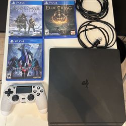 PlayStation 4 Slim 