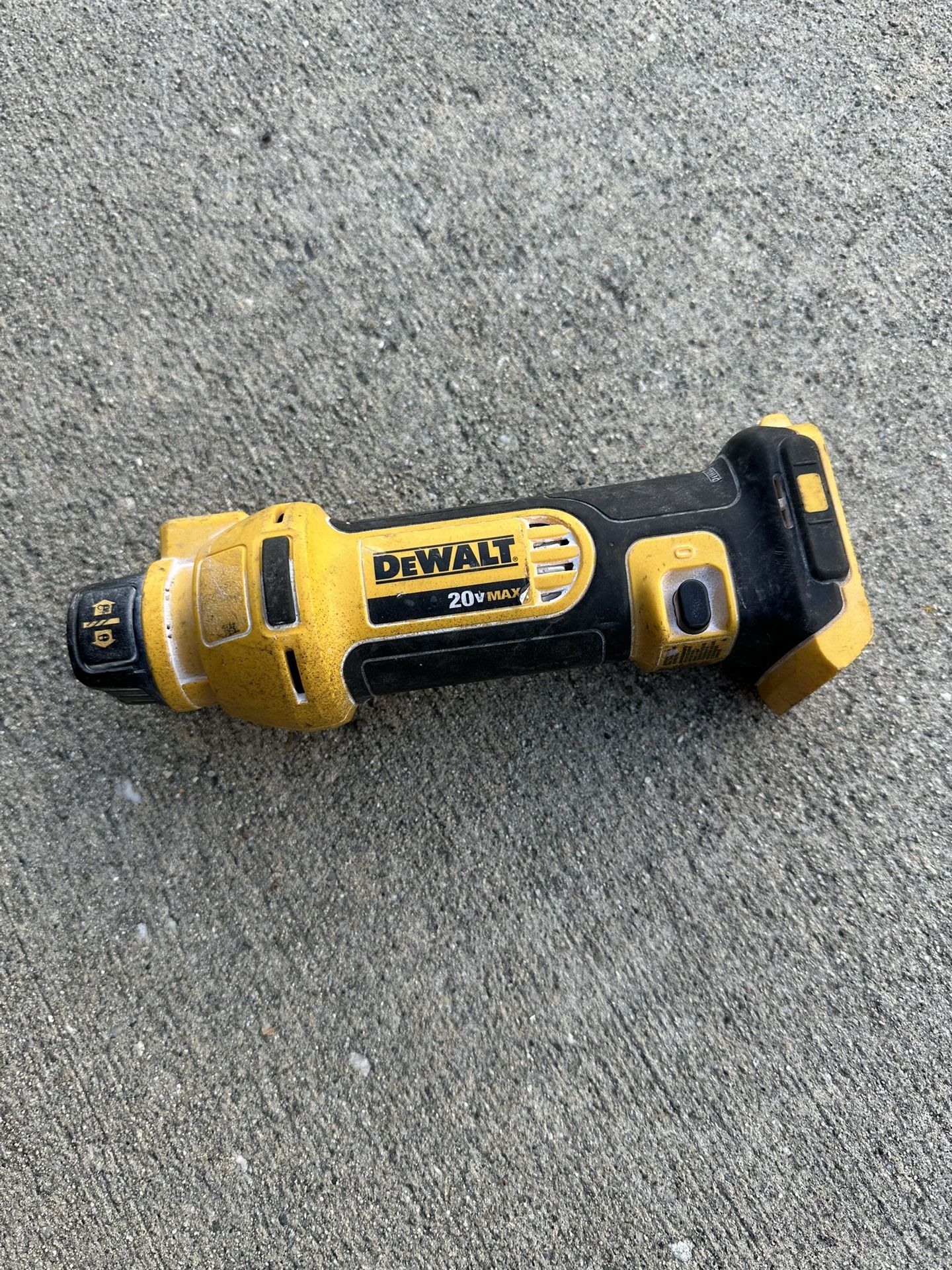 DEWALT DCS551 20-Volt MAX Lithium-Ion Cordless Drywall Cut-Out Tool
