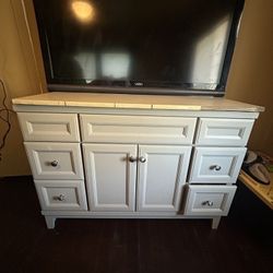 Bathroom Cabinet/Dresser