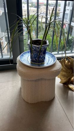 White stool