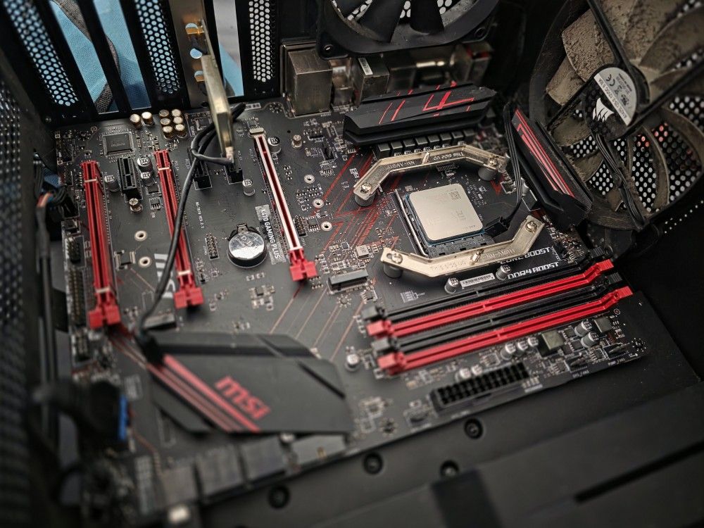 MSI X470 GAMING PLUS Motherboard + AMD Ryzen 2600X + Noctua CPU Cooler