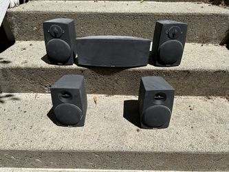 Bookshelf speakers