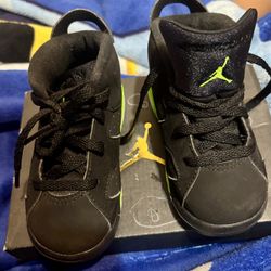 Black /Electric Green Jordan 6 Retro     7c