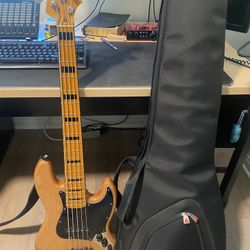 Squire Jazz Bass