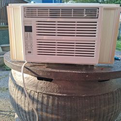 Air CONDITIONER 6,000 BTU