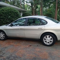 2003 Ford Taurus