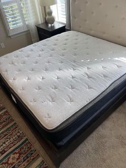Luxe Dawn, King, Cover: GlacioTex + CoolForce Layer, Top Layer: Original Layer Like New, Perfect Condition