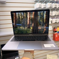 MacBook Pro 2019 I7 16ram 512gb 13”