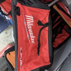 Milwaukee Tools Duffle Bags For Tools 