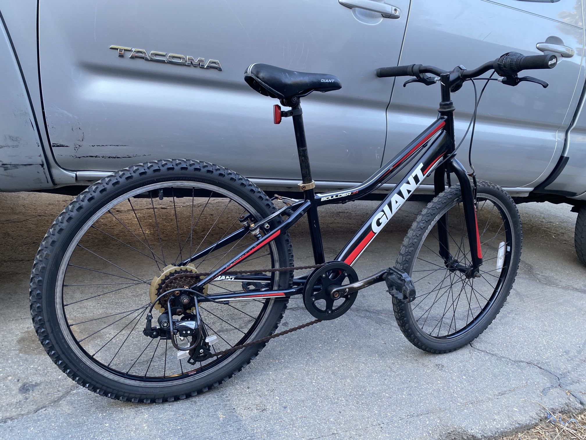 GIANT BOULDER JR MOUNTAIN BIKE  NEW INNER TUBES