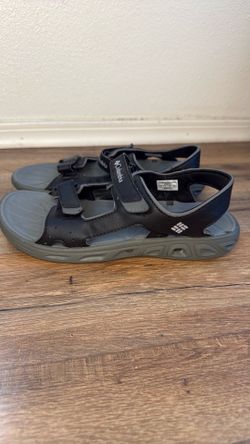 Boys size 5 Columbia sandal