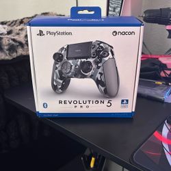 Nacon Revolution 5 Pro for ps4, ps5, and PC.  Artic Camo 