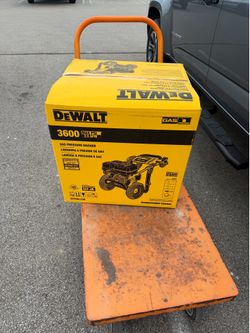 DEWALT DXPW3(contact info removed) PSI 2.5 GPM HONDA GX200 Gas Cold Water Pressure Washer