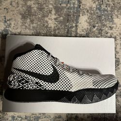 Brand new Nike Kyrie 1 BHM Basketball Shoes size 9.5 with Box 