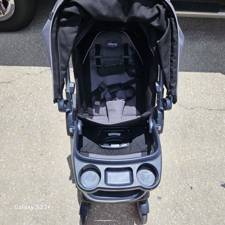 CHICCO BRAVO QUICK FOLD STROLLER