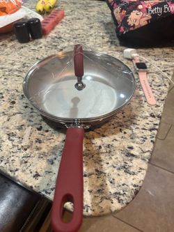 Medium size frying pan