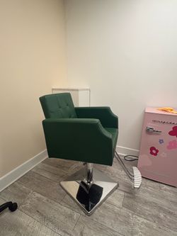 Salon chair