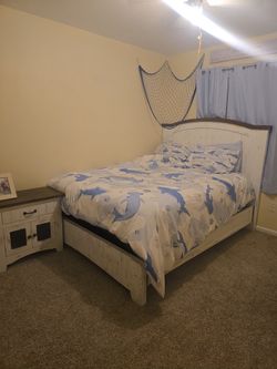 Farmstyle Queen Bedroom Set AFW
