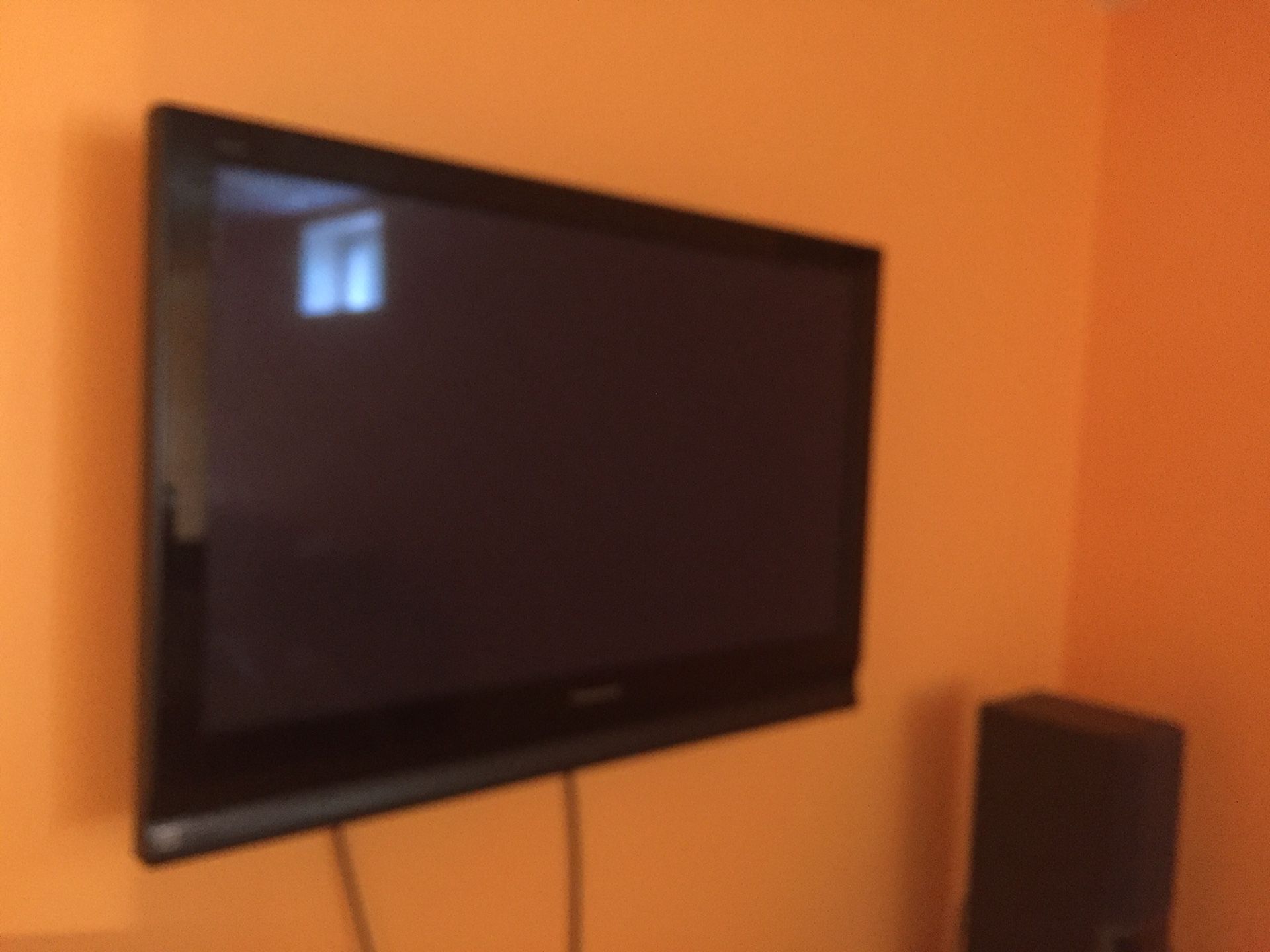 40” Panasonic plasma TV with wall mount. $100