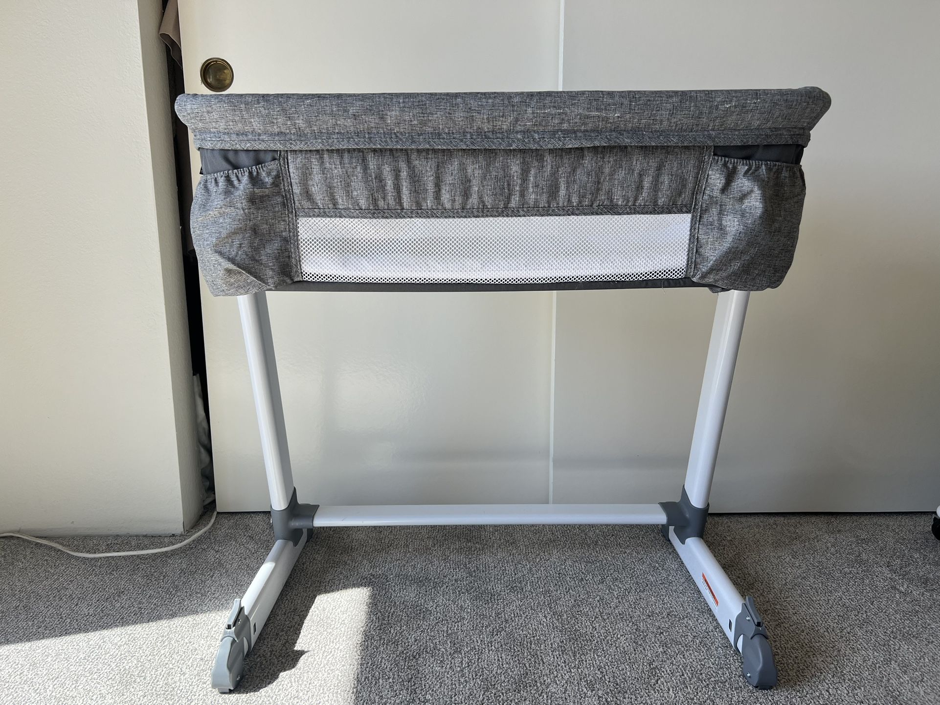 Simmons Baby Bassinet