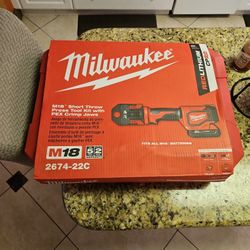 Milwaukee  M18 Short Throw Press Tool 